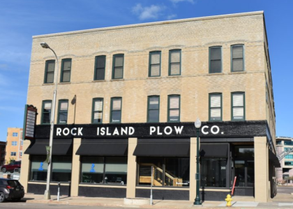 Rock Island – Suite 202