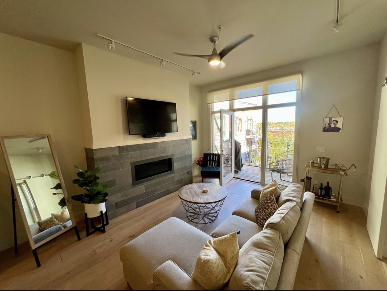 Jones 421 1 Bedroom and Bath with Fireplace and balcony