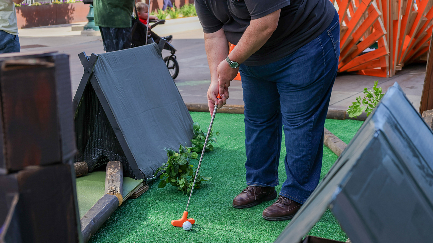 MINI GOLF
