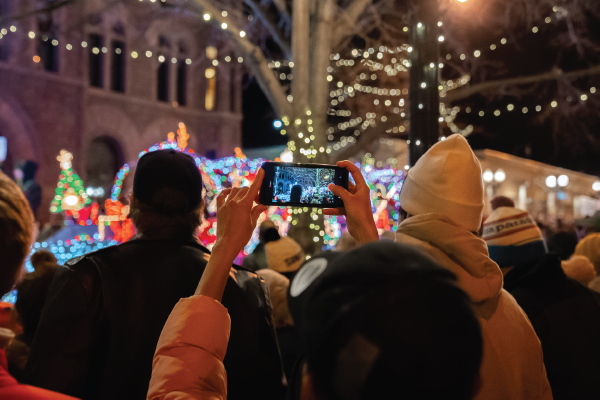 10 Ways to Feel Like You’re in a Downtown Christmas Movie